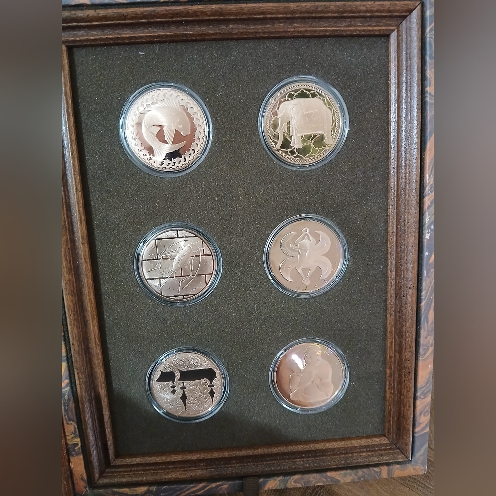 Good Luck Medal Collection - Picture 2 of 12